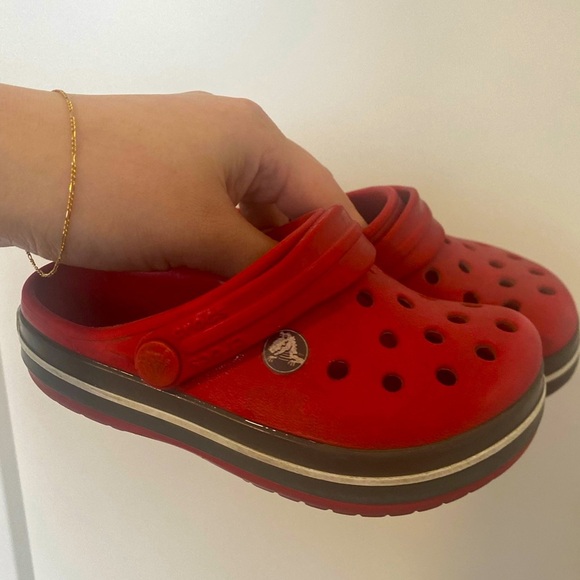Crocs Red Unisex Girls Kids Boys Clogs Classic Crocs Size 7 - Picture 1 of 7